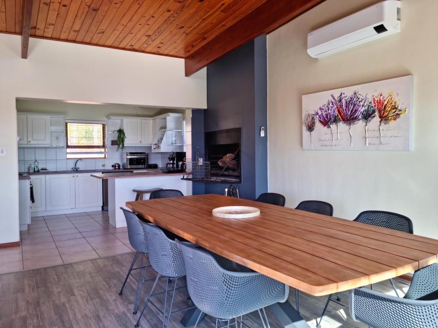 The Loft, 2 Bedroom, Sleeps 4, Central, Big Views! * Cape Town