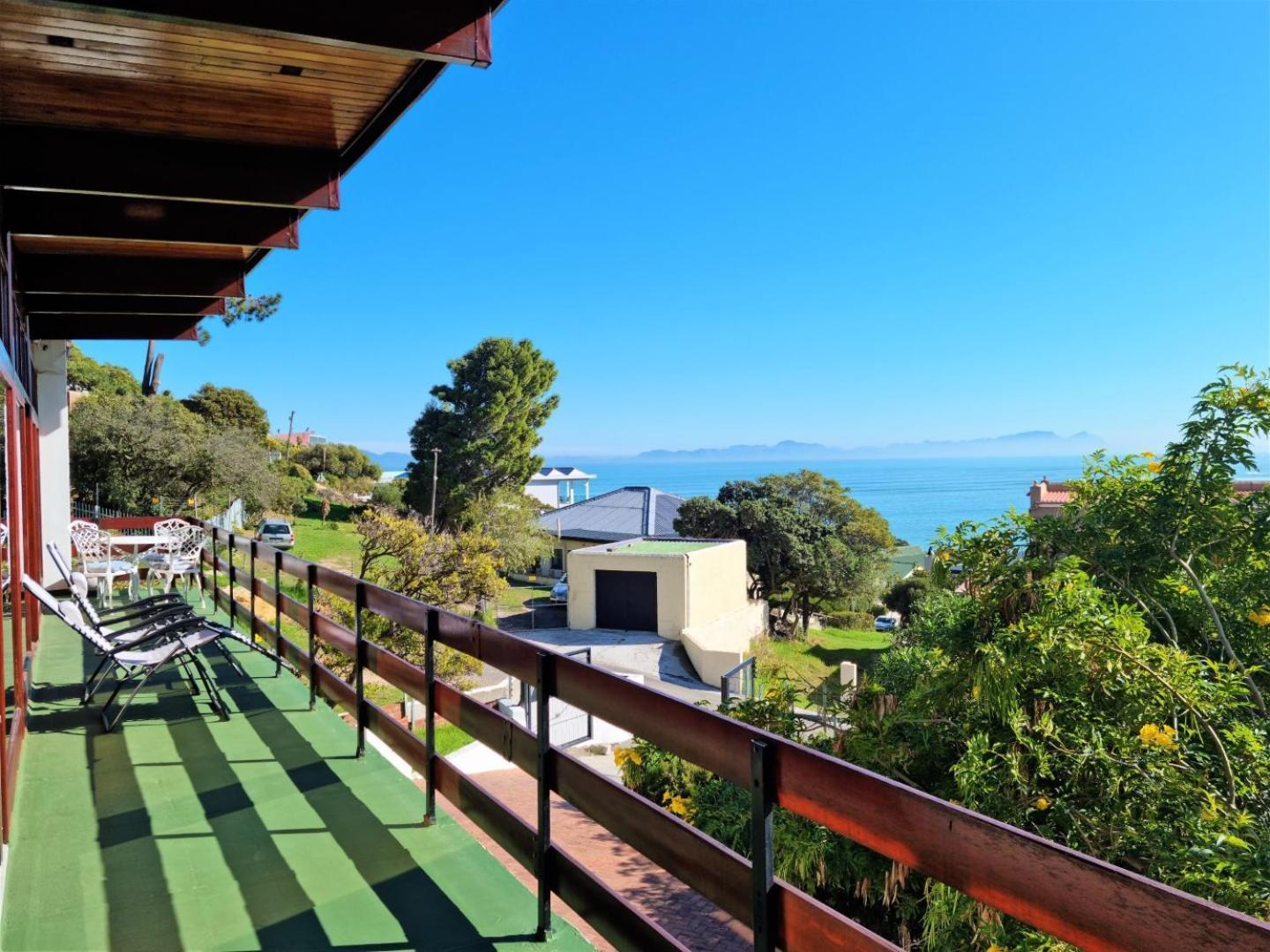 Apartment The Loft, 2 Bedroom, Sleeps 4, Central, Big Views!