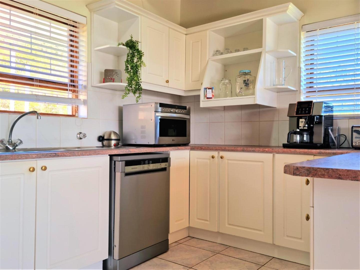 Apartment The Loft, 2 Bedroom, Sleeps 4, Central, Big Views!