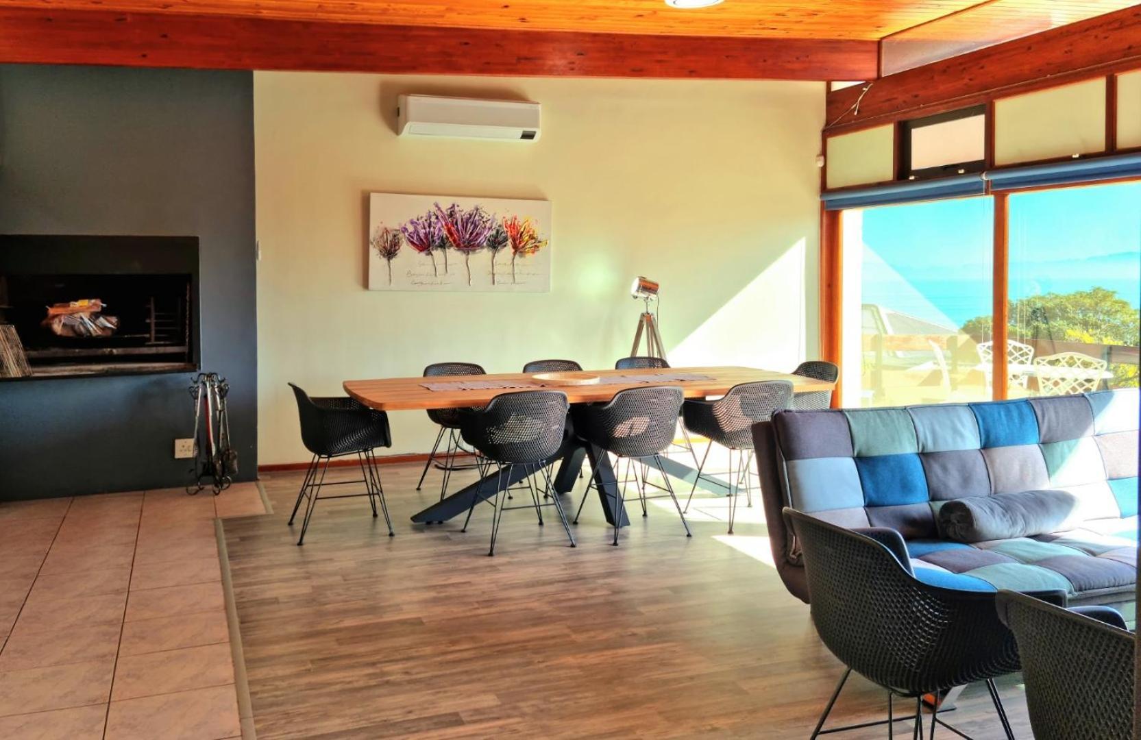 The Loft, 2 Bedroom, Sleeps 4, Central, Big Views!